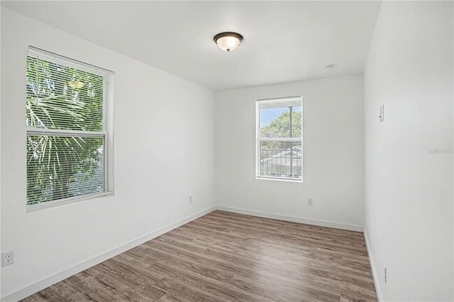 Building Photo - 2328 W Spruce St