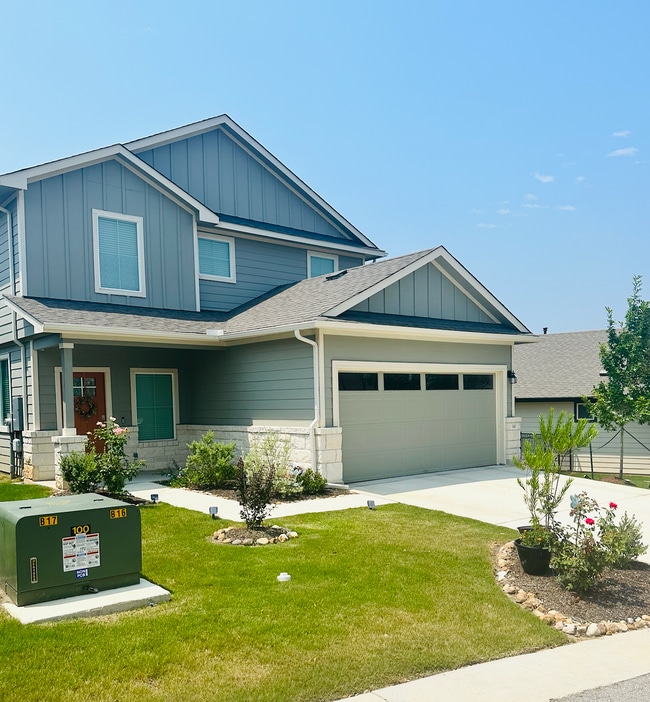 Building Photo - 141 Merrick Rd