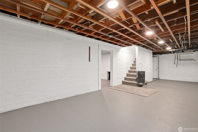 Building Photo - 9104 Highland Ave SW