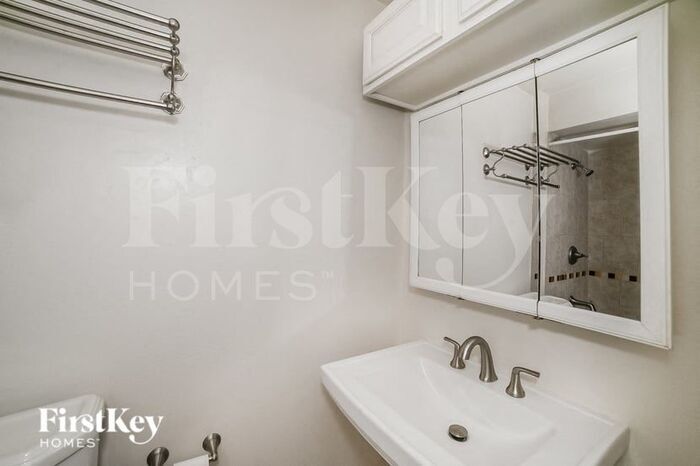 Building Photo - 12849 N 36th Dr