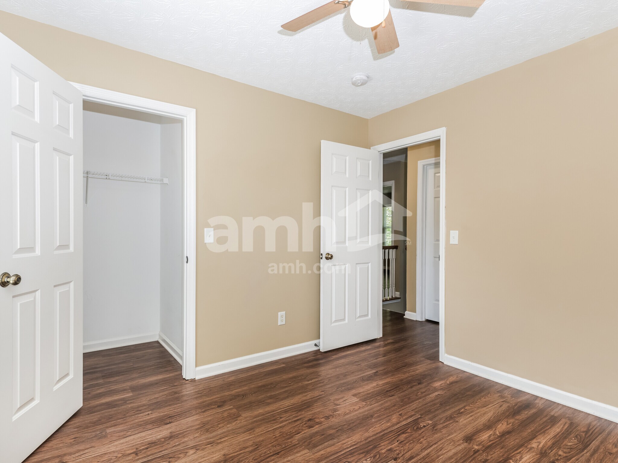 Building Photo - 5192 Summerset Dr