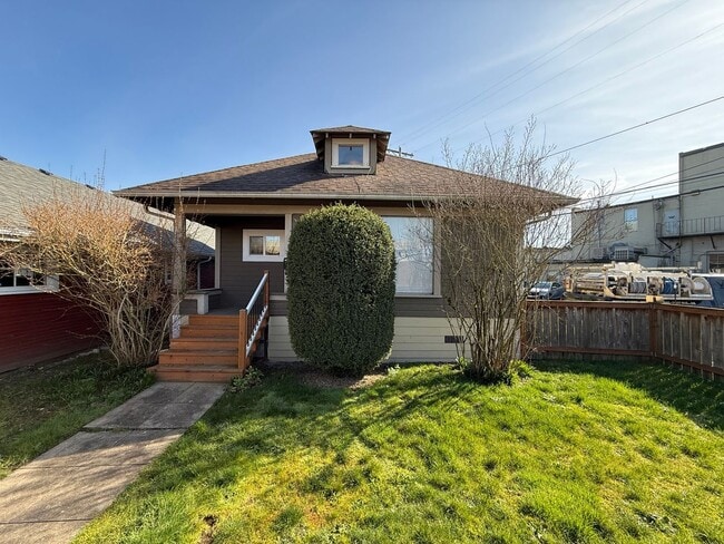 Building Photo - 3 Bed 1.5 Bath Pet Friendly Home in Monroe