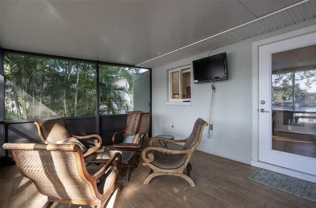 Building Photo - 378 Westwinds Dr