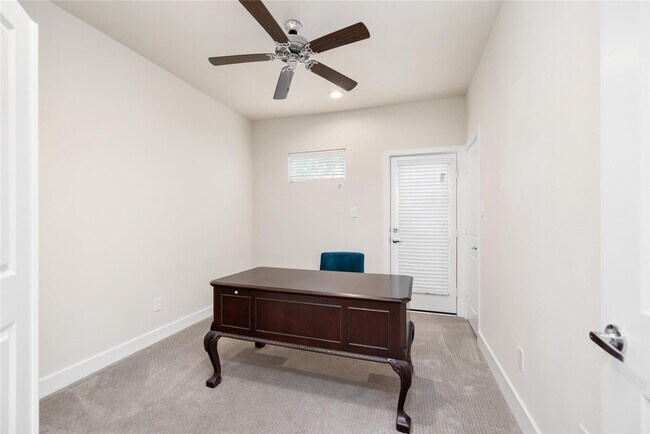 Building Photo - 147 Knightsbridge Park Ln