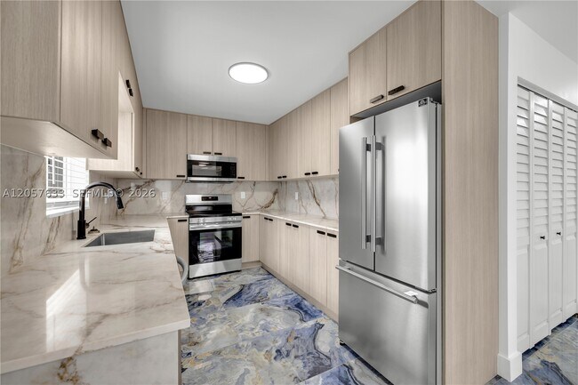 Building Photo - 10350 SW 48th St