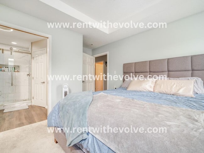 Building Photo - 19 Stone Bridge Dr