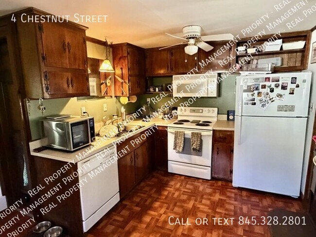 Building Photo - 4 Chesnut Street-