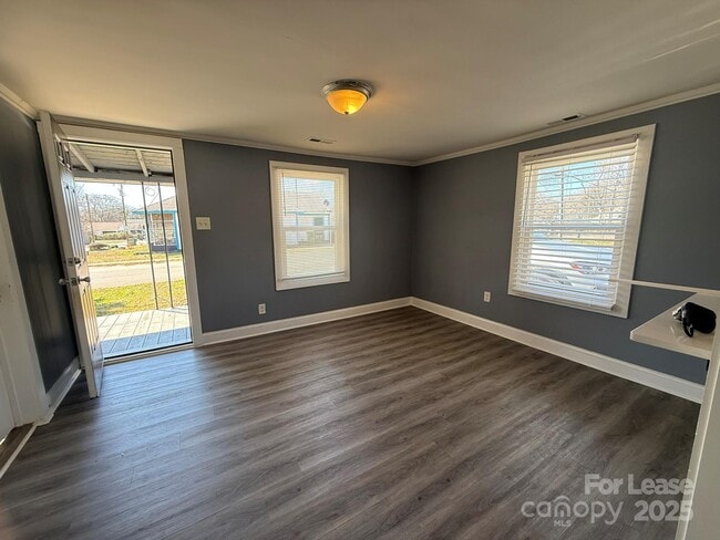 Building Photo - 3216 Boyd St