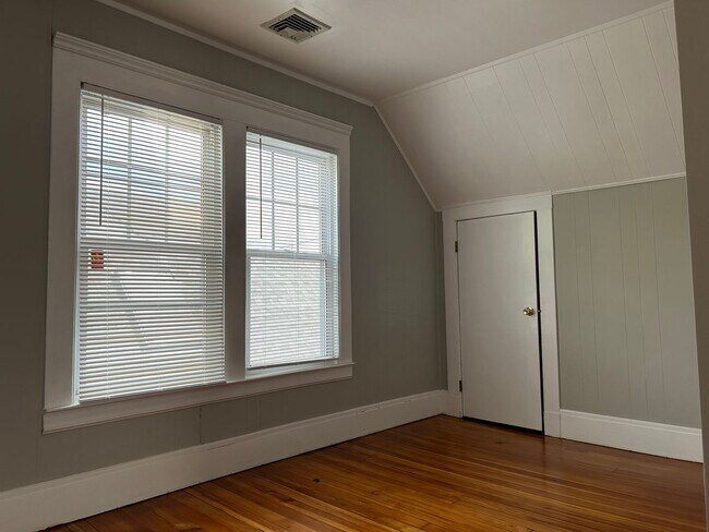 Building Photo - 1810 Dixwell Ave