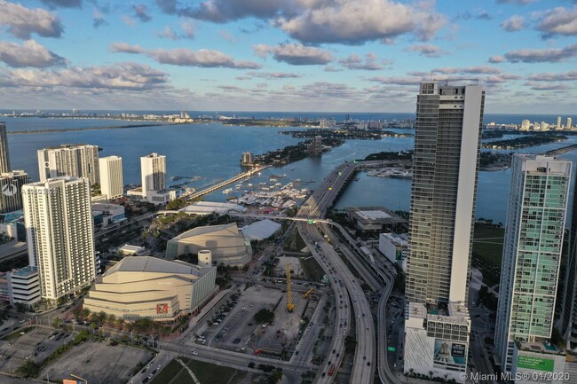 Building Photo - 1100 Biscayne Blvd