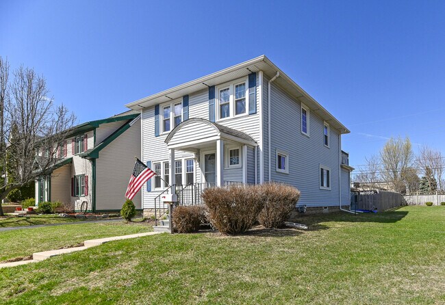 Building Photo - 3717 S 56th St