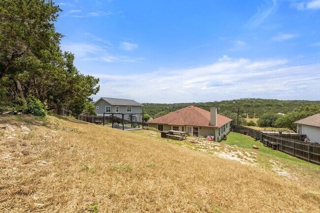 Building Photo - 714 Newport Dr