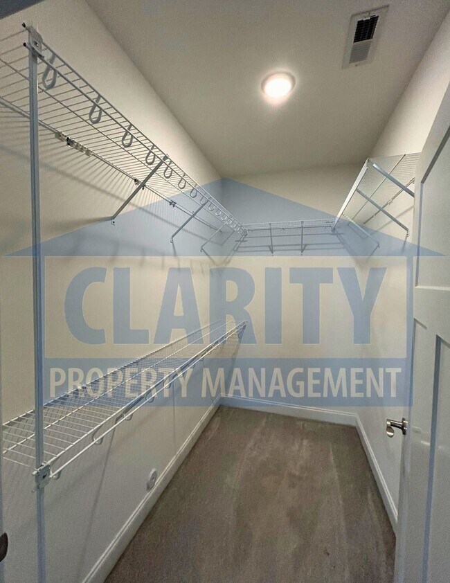 Building Photo - Single-level two bedroom townhome!