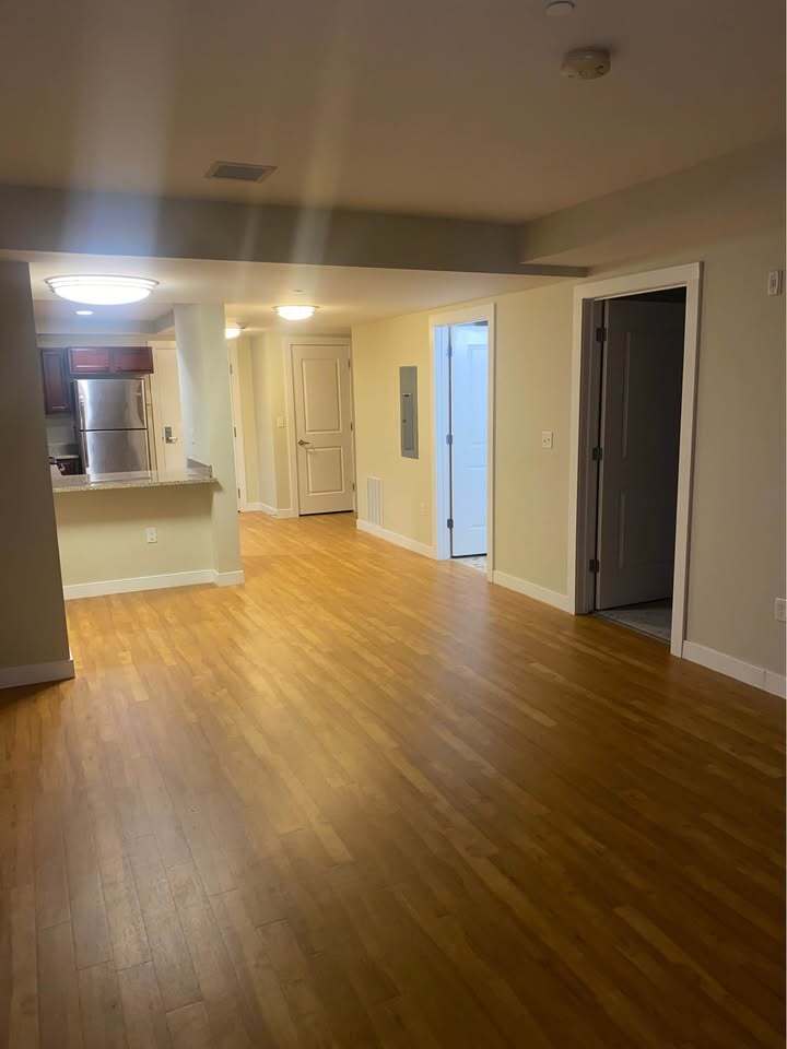 Building Photo - 30 Pond St