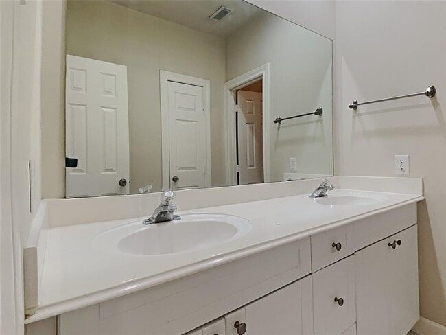 Building Photo - 5343 Kiam St
