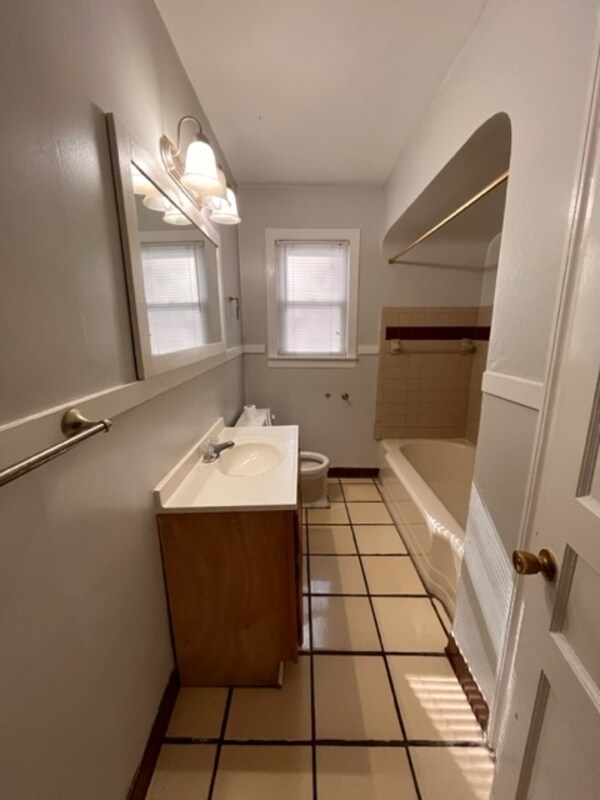 Building Photo - 950 Goodman St