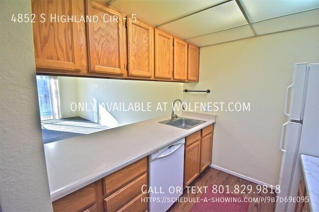 Building Photo - 4852 S Highland Cir