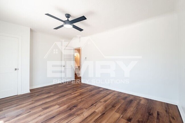 Building Photo - Remodeled 3 Bed 1 Bath Spanish-Style Gem for Rent
