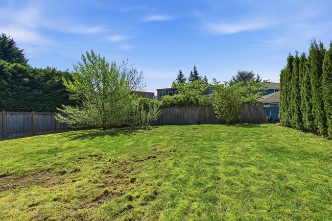 Building Photo - 2bd/1ba Kirkland Home