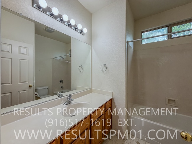 Building Photo - Single Story in West Roseville