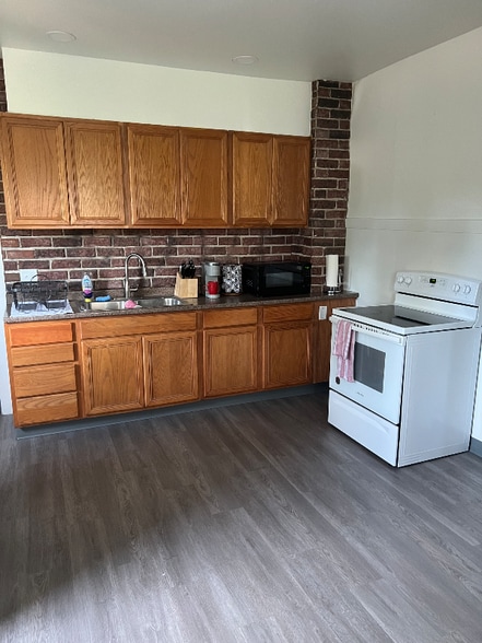 Building Photo - 1316 S 25th St