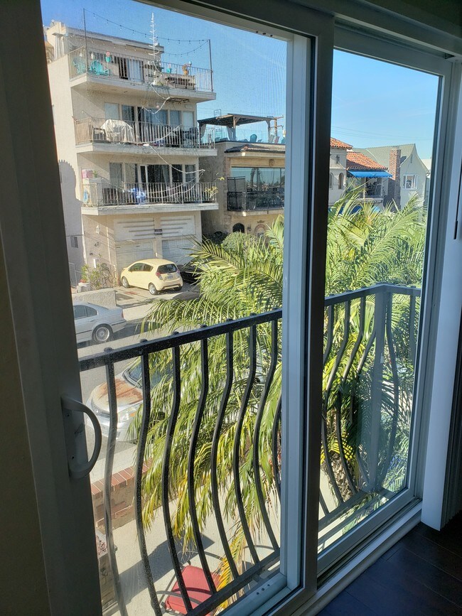 Building Photo - Ocean Elements at Belmont Shore Apartments