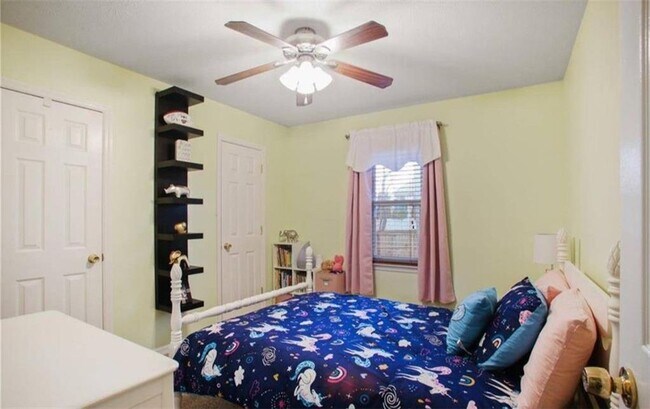 Building Photo - 1825 Hickory Creek Ct NW