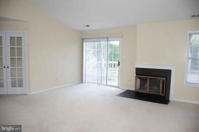 Building Photo - 202 Salem Ct