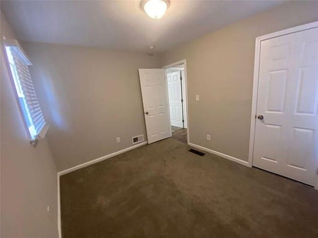 Building Photo - 2490 Brentwood Rd