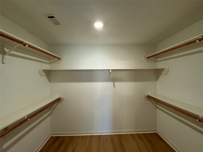 Building Photo - 16324 Sun View Ln