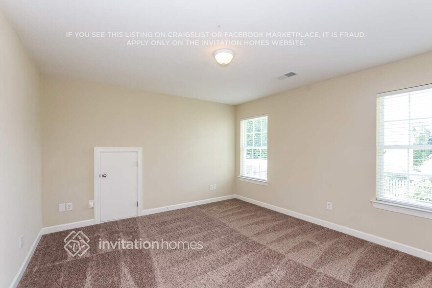 Building Photo - 4517 Hyperion Ct