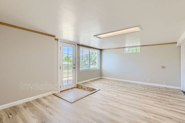 Building Photo - 16805 W 15th Ave