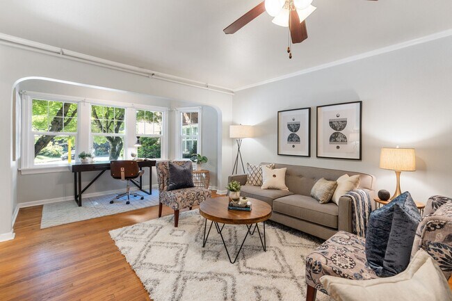 Building Photo - Bright 1 Bed condo in Kerns Neighborhood o...