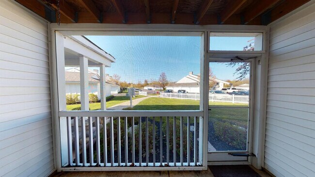 Building Photo - 2790 S Knightsbridge Cir
