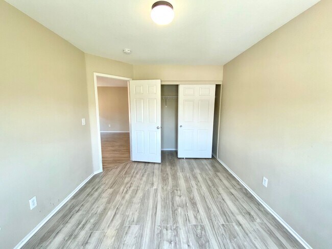 Building Photo - 6486 W Eldorado Ln