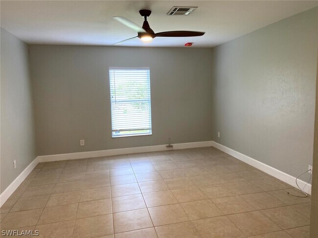 Building Photo - 2502 31st St SW