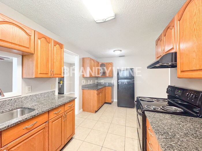 Building Photo - 3026 Mangrove Ave