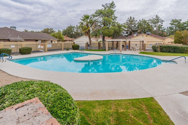 Building Photo - Charming 4-bedroom, 2-bathroom in Gilbert