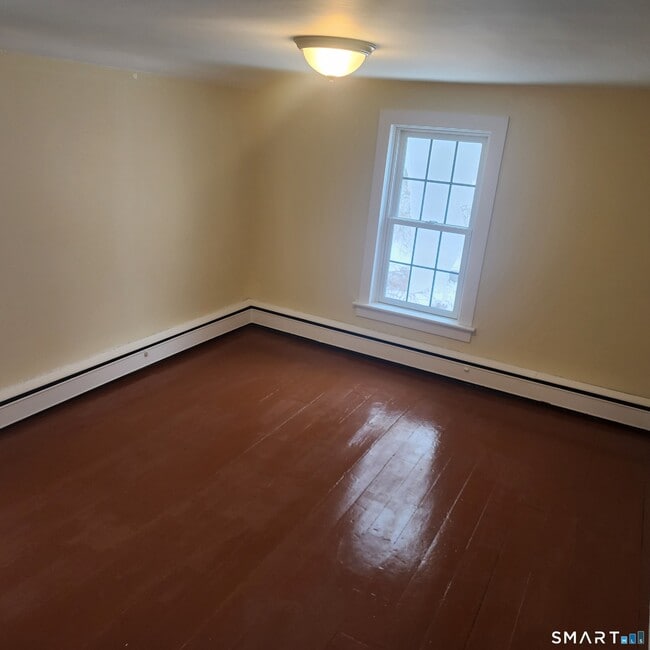 Building Photo - 88 Baker Ln