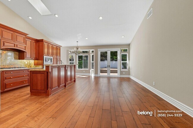 Building Photo - 4911 Amador Dr