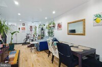 Building Photo - 3045 Baltz St