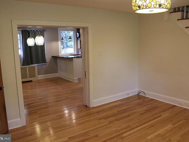 Building Photo - 744 Rydal Rd