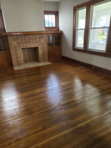 Building Photo - 111 Haldy Ave