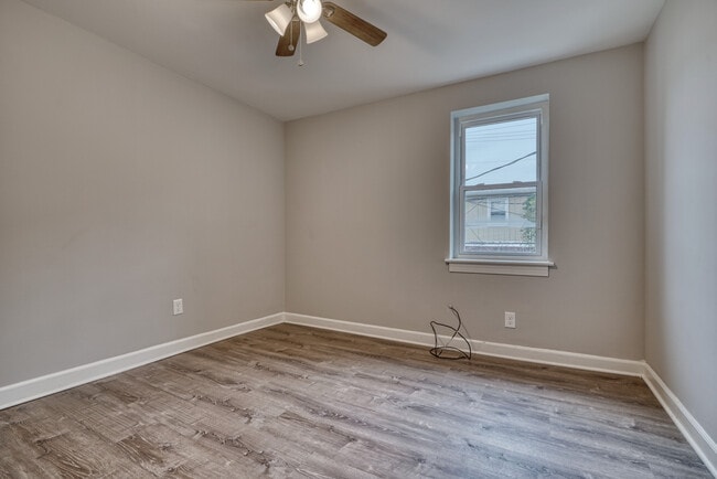 Building Photo - Woodward St