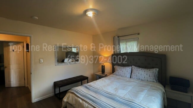 Building Photo - Spacious and well-located duplex in the he...