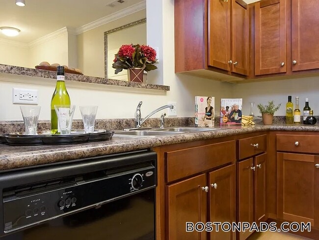 Building Photo - 311 Lowell St