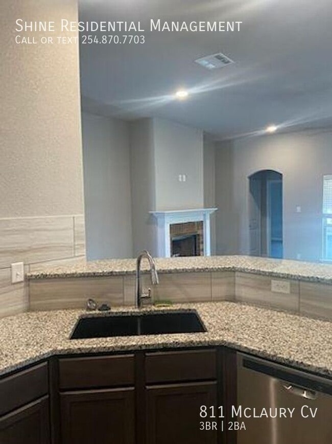 Building Photo - 811 Mclaury Cove