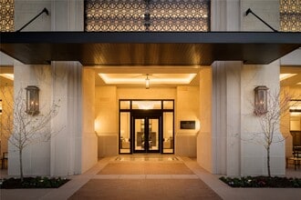 Building Photo - 1717 Bissonnet St