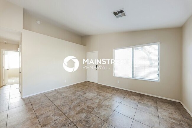 Building Photo - 3 Bedroom Pet-Friendly Home in Phoenix, AZ with Main Street Renewal