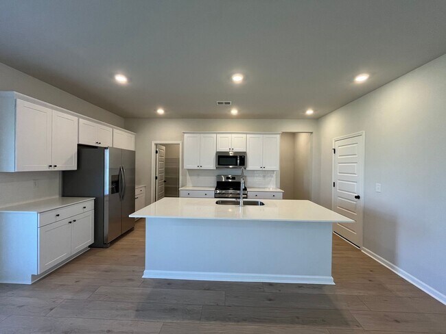 Building Photo - 1038 Adirondack Dr